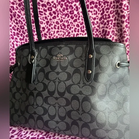 COACH Shoulder Bag,Coach Black Signature Shoulder Bag - Picture 6 of 16